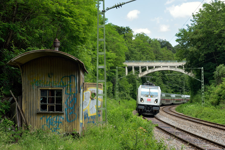 147 559 mit IC 2383 bei km 10,8 (Juni 2024)