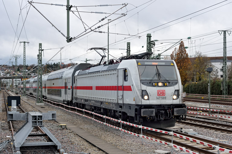 147 589 mit IC 2918 bei km 15,8 (November 2024)