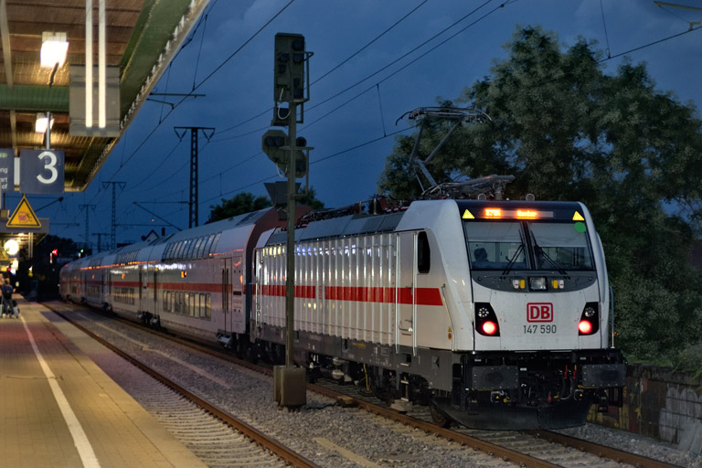 147 590 mit IC 2382 bei km 16,8 (August 2024)