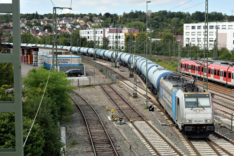 186 436 mit DGS 99682 bei km 16,0 (August 2024)