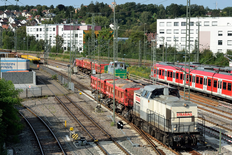 203 166 und 580 010 bei km 16,0 (August 2024)