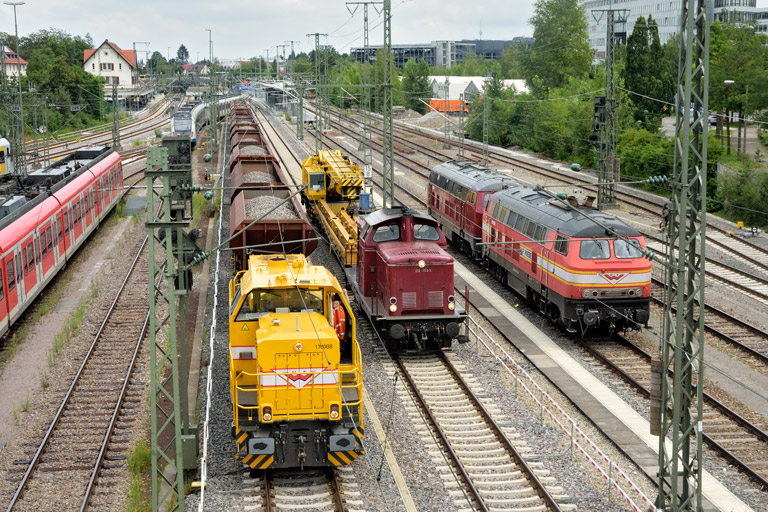211 133,1277 803, 225 079 und 215 018 bei km 15,8 (Juli 2024)