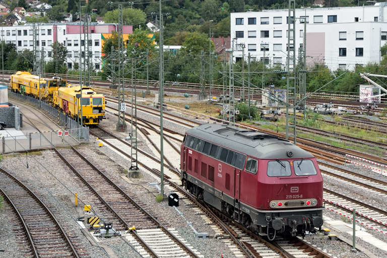 215 025 bei km 16,0 (September 2024)