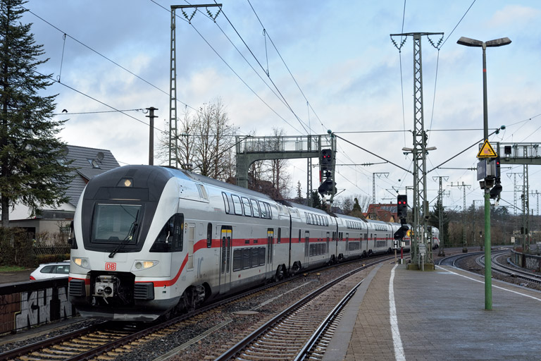 4010 101 als IC 485 bei km 16,8 (Januar 2024)