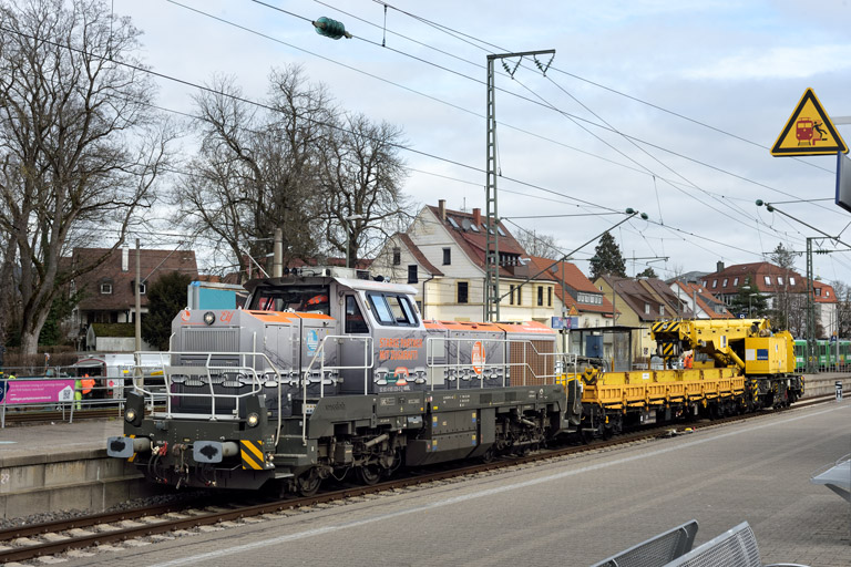 4185 026 und Schienenkranwagen bei km 15,6 (Februar 2024)