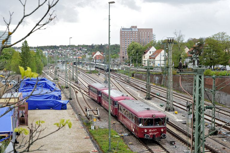 998 554, 998 081 und 798 469 bei km 15,4 (April 2024)