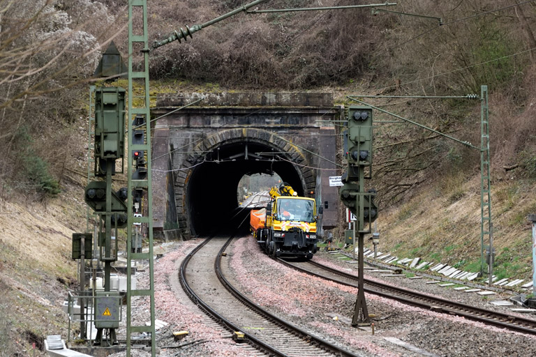 Gleis- und Weichenerneuerung bei km 17,6 (M&auml;rz 2024)