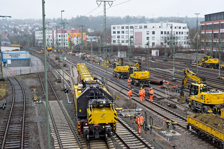 Schienenkranwagen bei km 16,0 (Februar 2024)