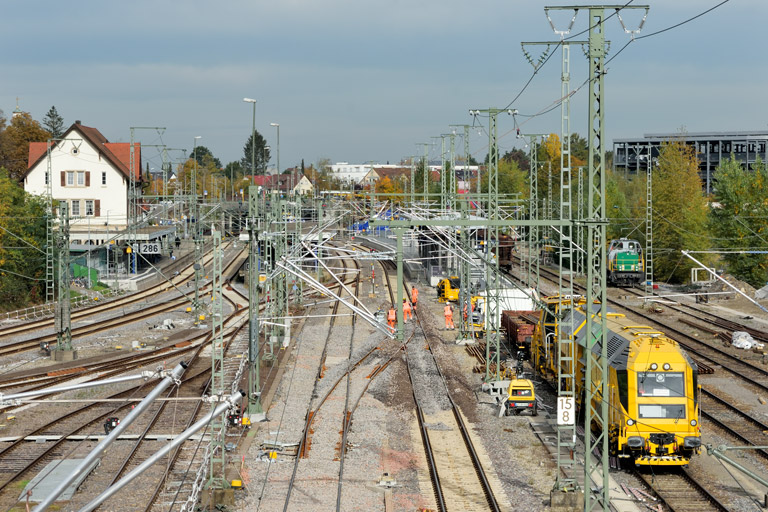 Stopf- und Planiermaschinenzug bei km 16,0 (Oktober 2024)