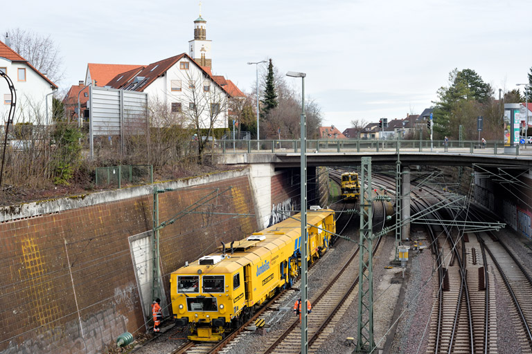 Stopf- und Planiermaschinenzug bei km 15,2 (Februar 2024)
