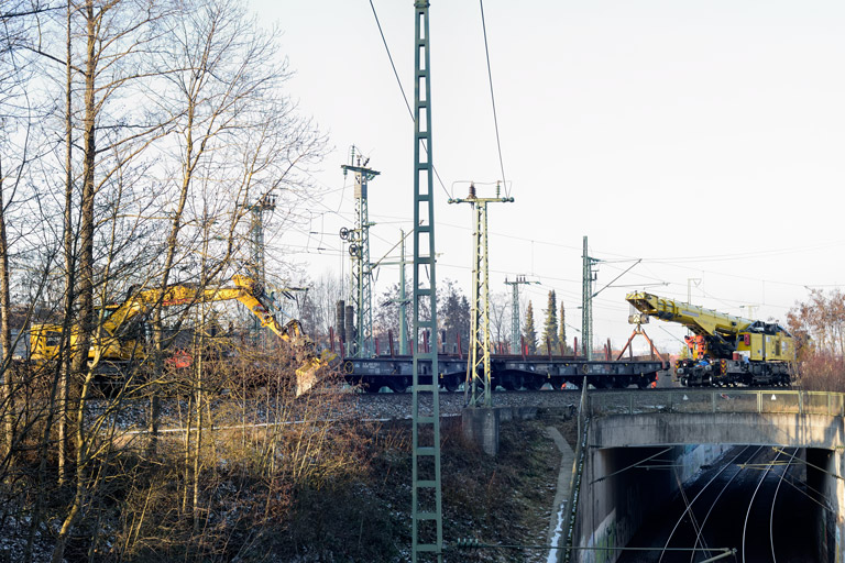 Schienenkranwagen bei km 17,2 (Januar 2024)