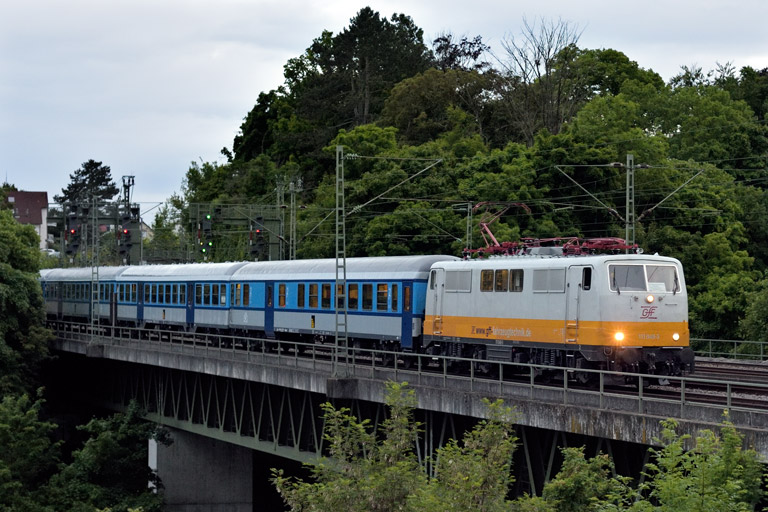 111 049 mit RE 1827 bei km 14,6 (Mai 2025)