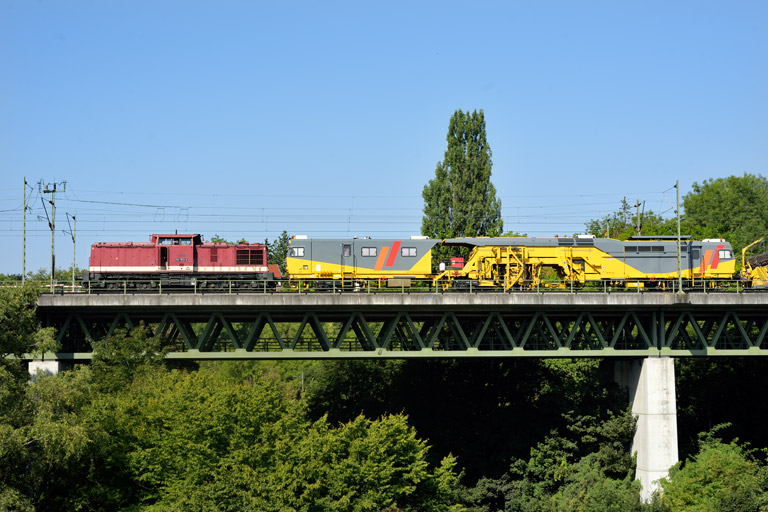 114 703 (ex-DB 202 703) bei km 14,6 (August 2025)