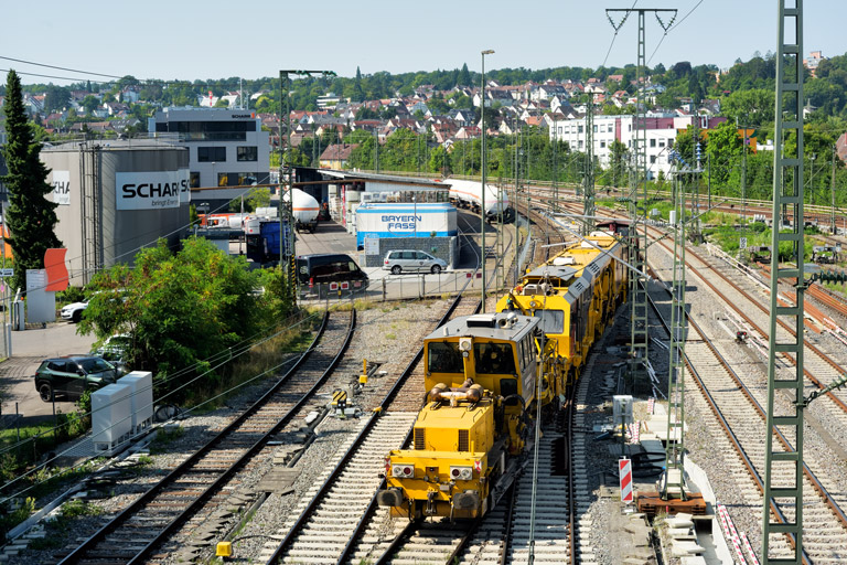 114 703 (ex-DB 202 703) bei km 15,8 (August 2025)