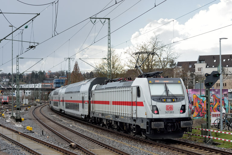 147 583 mit IC 2383 bei km 15,6 (M&auml;rz 2025)