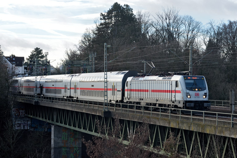 147 592 als IC 388 bei km 14,6 (Dezember 2025)