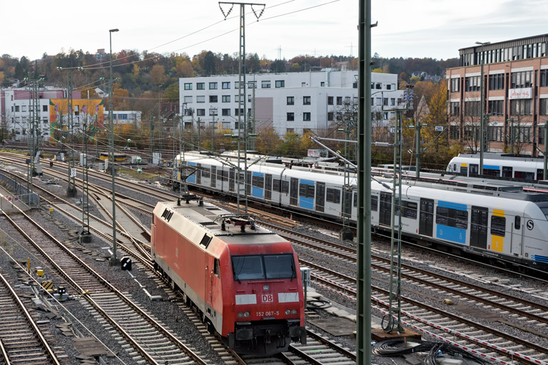 152 067 bei km 16,0 (November 2025)