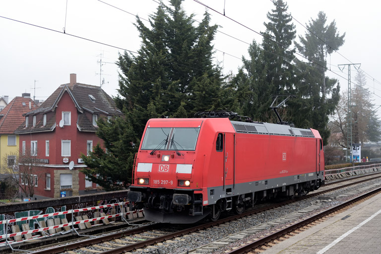 185 297 als T 65161 bei km 16,8 (Dezember 2025)