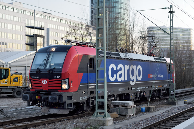 193 057 bei km 15,6 (M&auml;rz 2025)