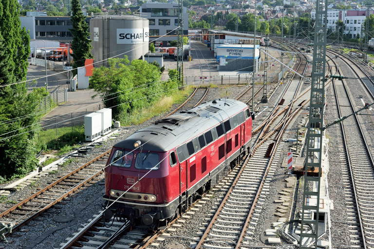 215 018 bei km 16,0 (Juni 2025)
