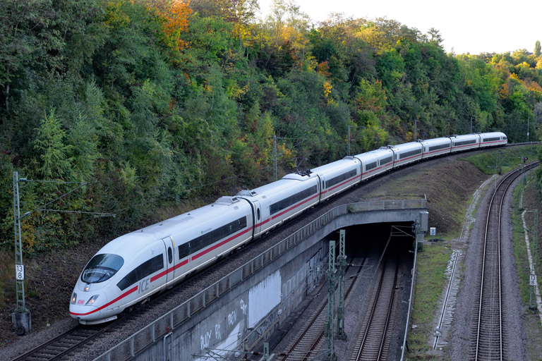 403 019 als IC 2881 bei km 13,8 (Oktober 2025)