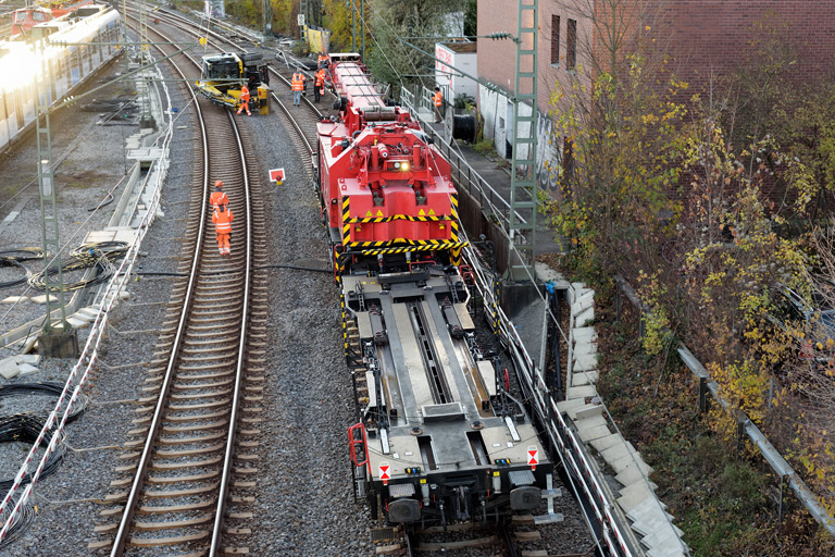 Schienenkranwagen bei km 16,0 (November 2025)