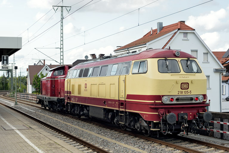 V100 1019 und 218 105 bei km 16,8 (August 2025)