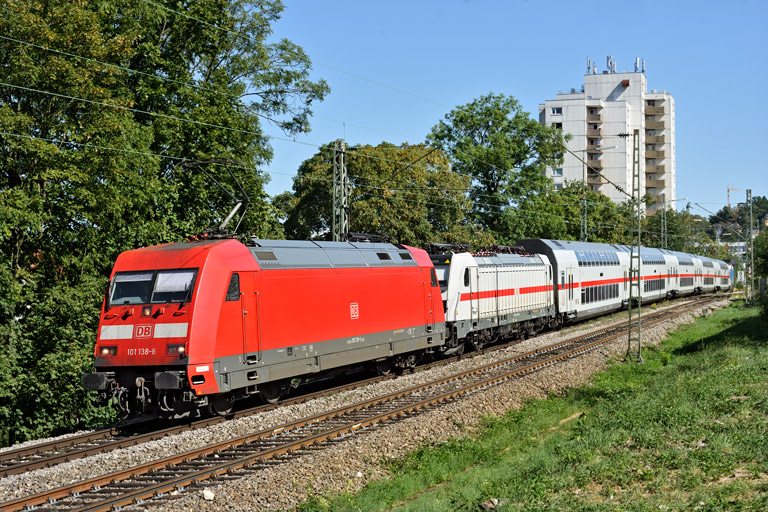 101 138 und 147 581 mit FbZ-D 77757 bei km 8,2 (August 2026)