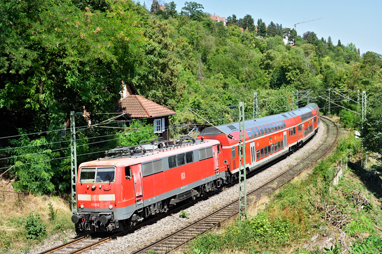 111 012 mit RE 28485 bei km 9,4 (Juli 2026)