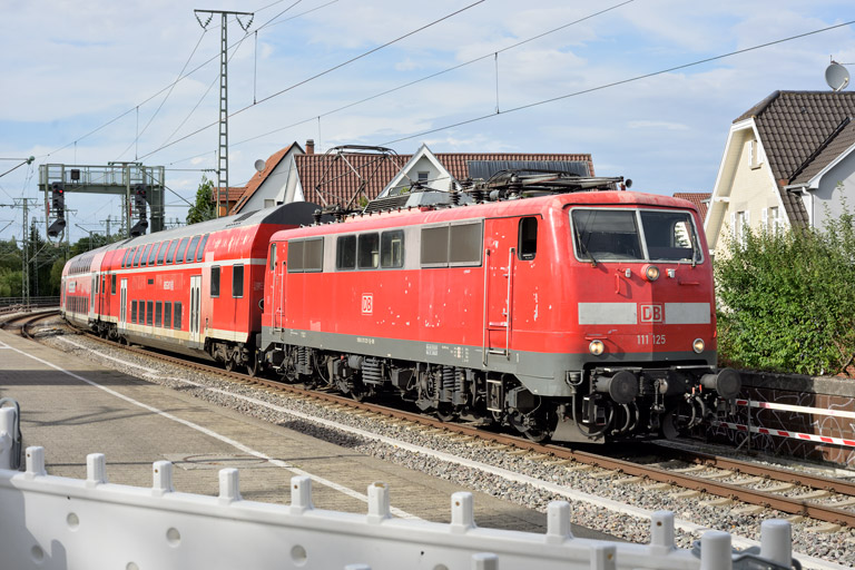 111 125 mit RE 28489 bei km 16,8 (September 2026)
