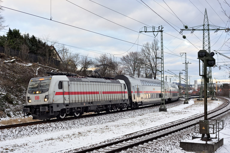 147 572 mit IC 1989 bei km 17,2 (Januar 2026)