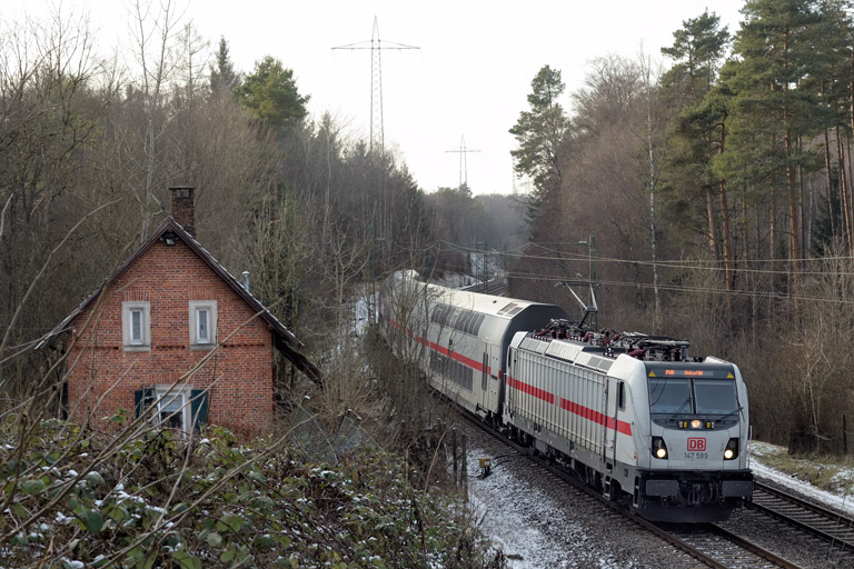 147 589 mit IC 488 bei km 19,2 (Januar 2026)