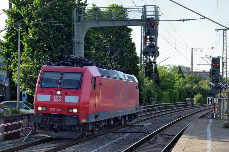 185 100 als EZ 52099 bei km 16,8 (Mai 2026)