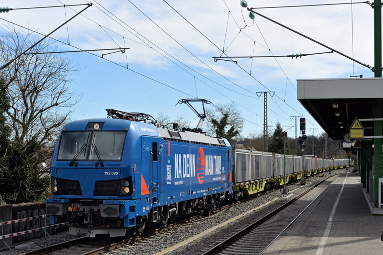 192 080 mit DGV 19834 bei km 16,8 (M&auml;rz 2026)